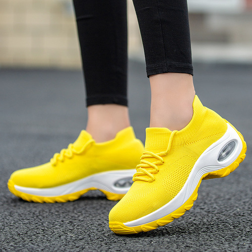 Cross-border plus-size women's shoes, lace-up air-cushion fly-knit sneakers, fashionable rocking shoes, casual shoes, versatile socks and shoes