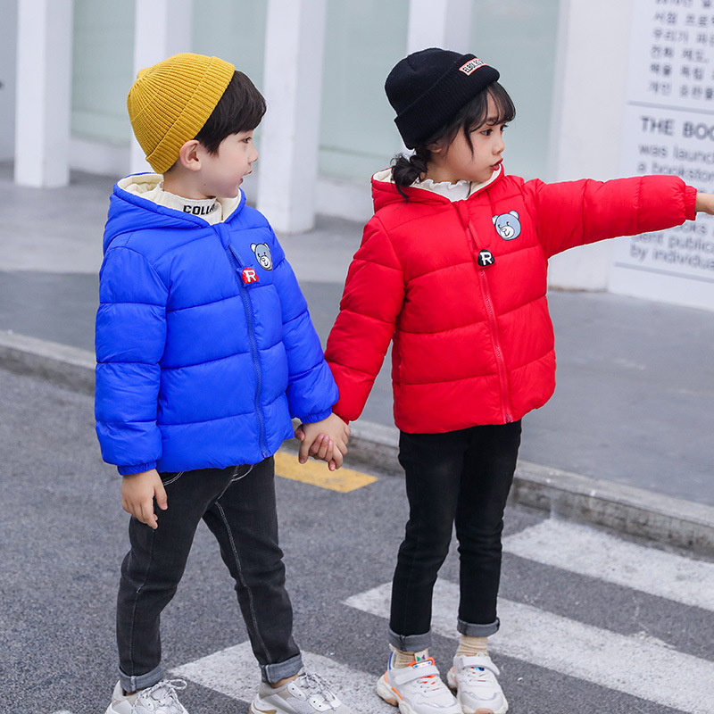 Ropa para niños 2021 Invierno nueva ropa acolchada de algodón chaqueta acolchada de algodón de lana de cordero engrosada para niños chaqueta acolchada de algodón para bebés masculina y femenina entrega de una pieza