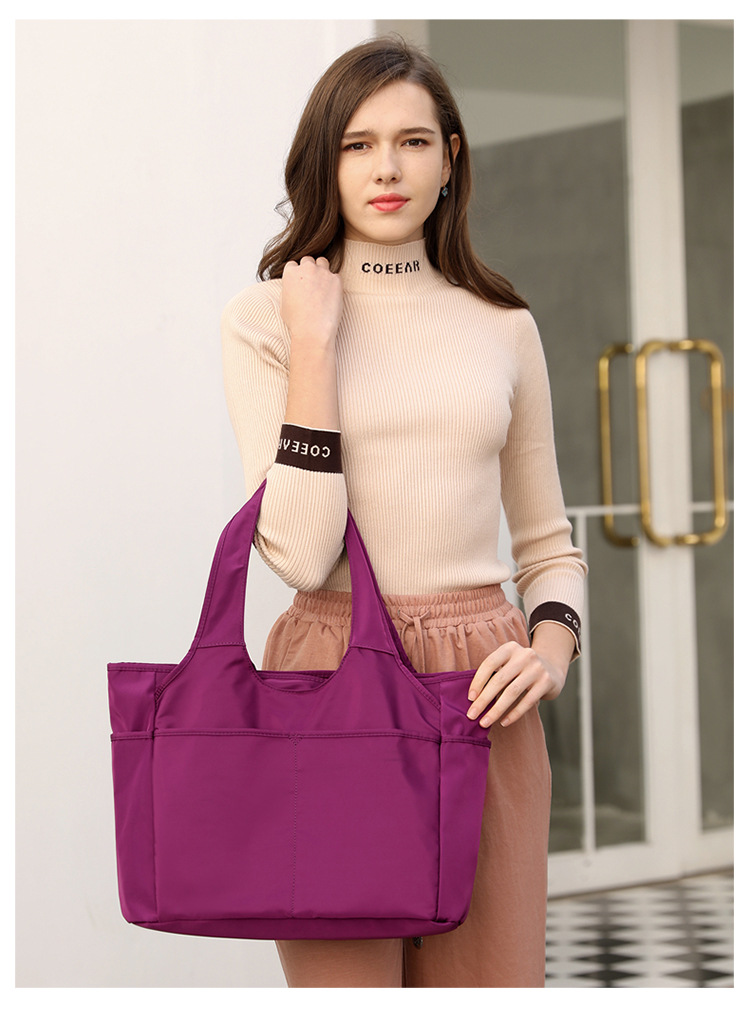 Women's Medium All Seasons Nylon Solid Color Basic Square Zipper Tote Bag display picture 4