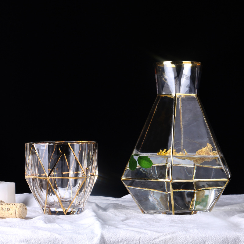 Glass creative set for whiskey