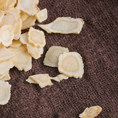 Factory wholesale American ginseng slice bottle packaging origin source, Qicheng ginseng slice soft texture 0.6CM, American ginseng slice