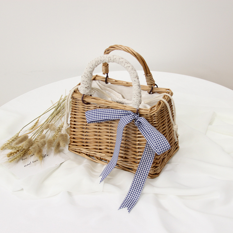 Women's Medium Straw Solid Color Vacation Beach Ribbon Weave Square String Beach Bag display picture 2