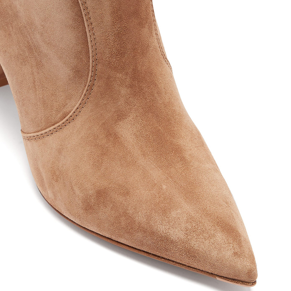 high heel boots (1).jpeg