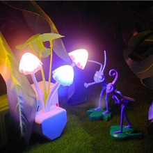 新款光控阿发达蘑菇小夜灯 壁灯光控感应插座灯 梦幻小夜灯