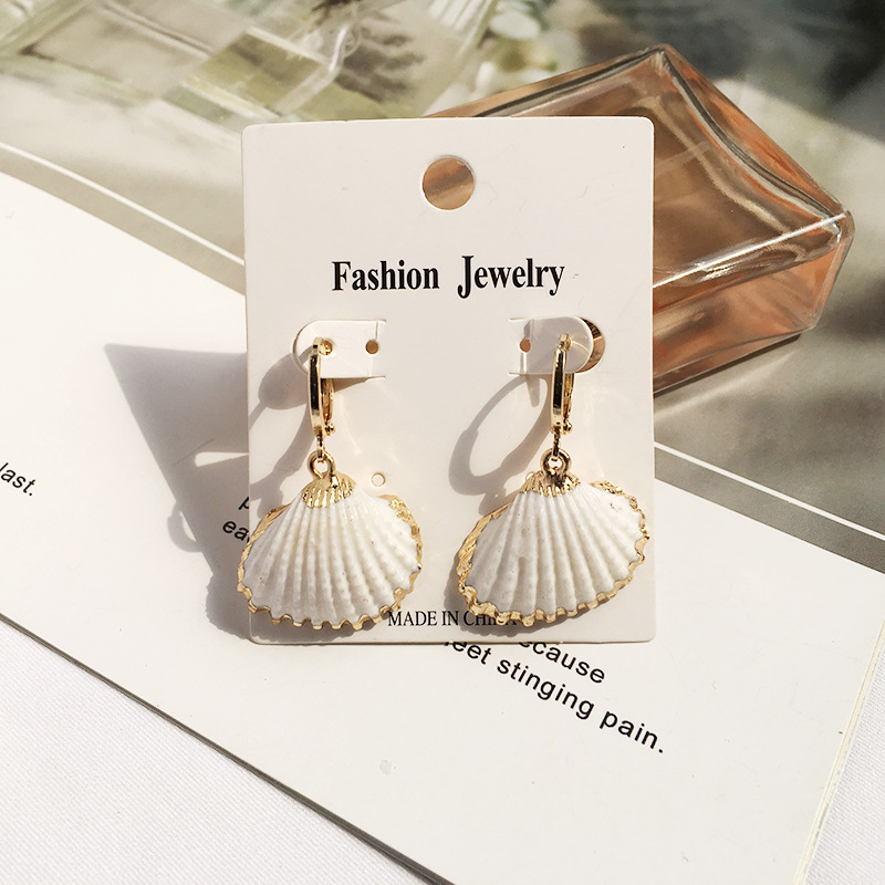 Fashion New Retro Exaggerated Conch Niche Gold-plated Shell Earrings Wholesale display picture 8