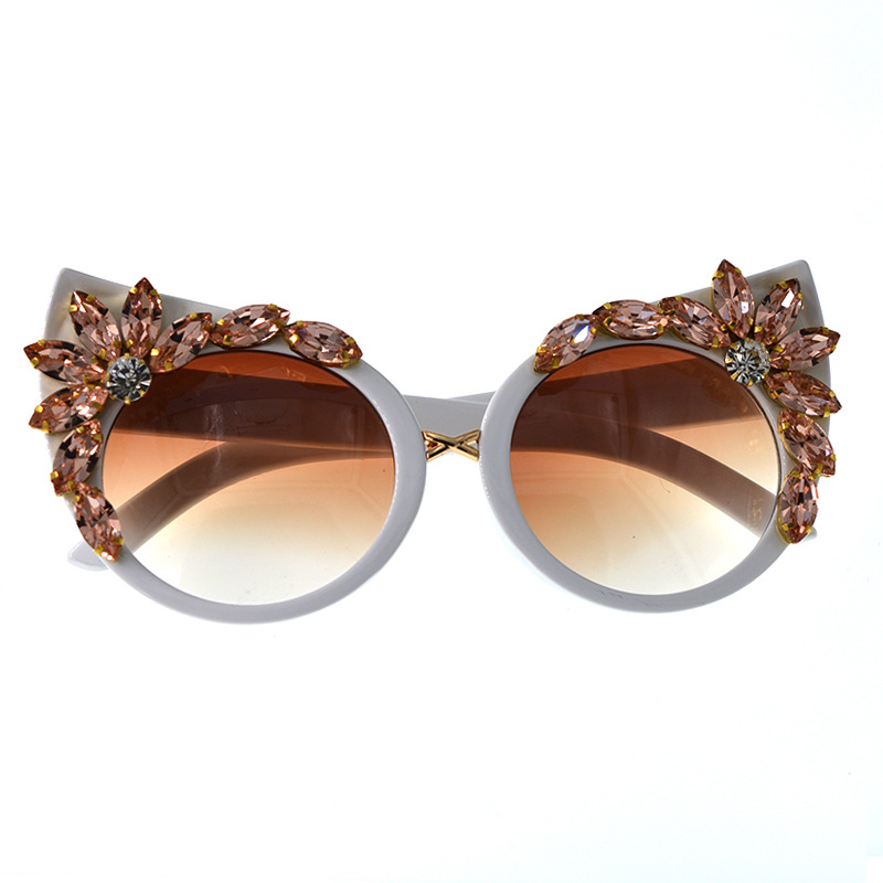 Fashion Color Diamond-studded Cat Eye-shaped Sunglasses Wholesale Nihaojewelry display picture 3