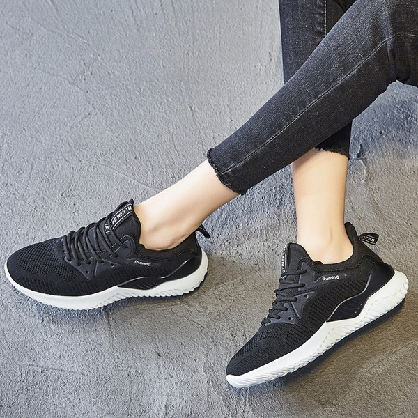 Winter lightweight fashionable breathable running sneakers for gym