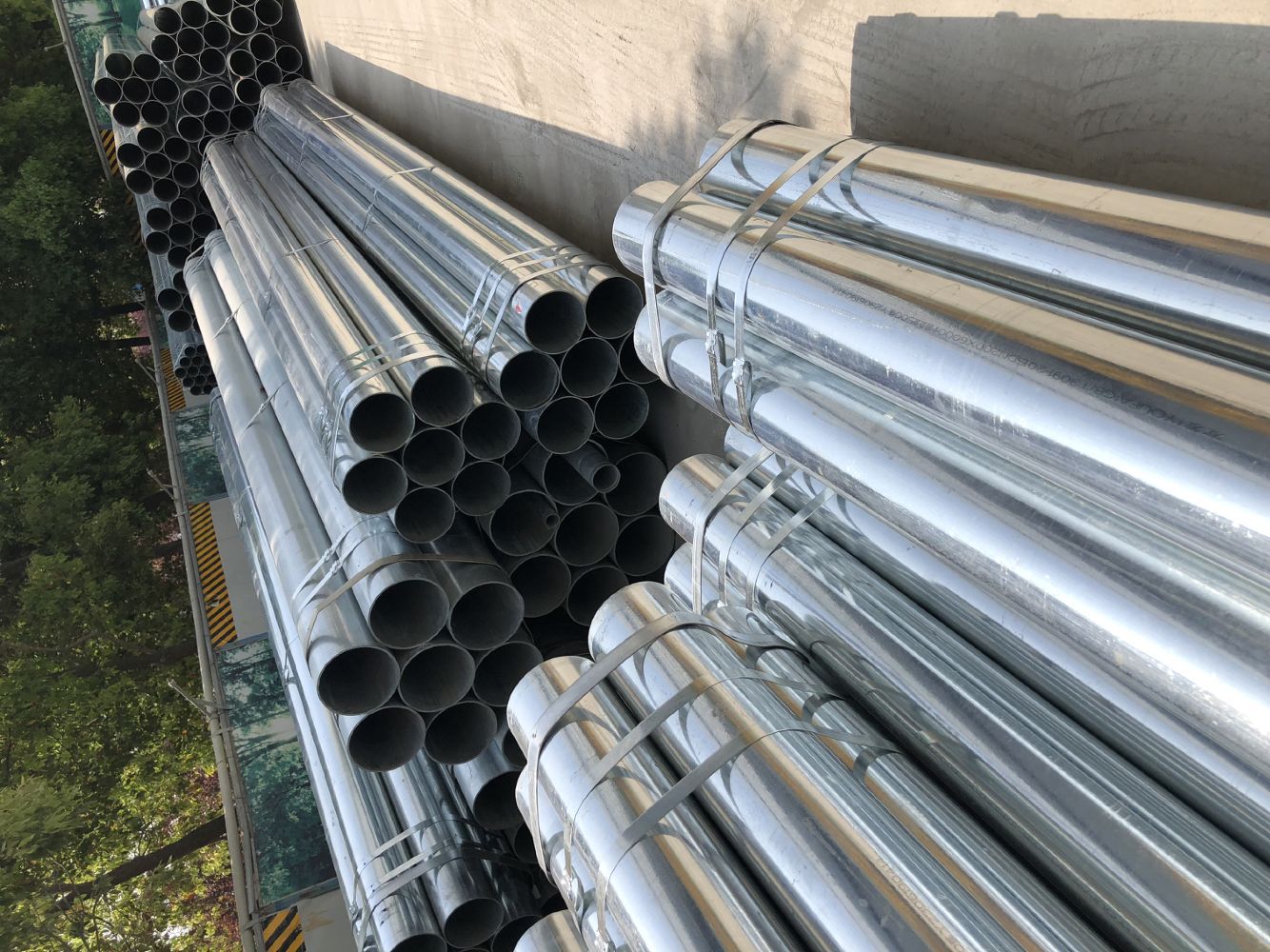 南京友发华岐钢管批发