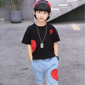 中大童装男童2019夏季新款卡通爱心宽松短袖上衣+牛仔中裤套装