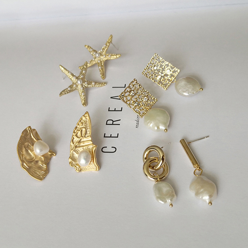 1 Pair Streetwear Square Alloy Pearl 18k Gold Plated Women's Drop Earrings display picture 1