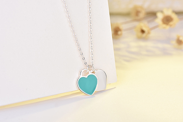 Elegant Heart Shape Copper Enamel Pendant Necklace display picture 3