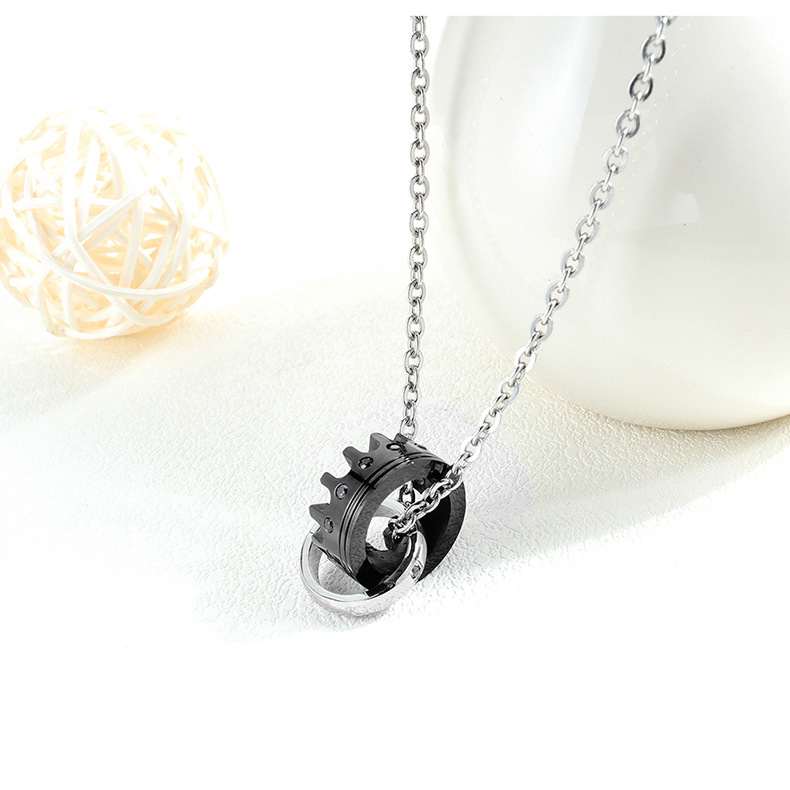 His Queen Her King Titanium Steel Couple Necklace With Diamond Crown Pendant Tanabata Item Wholesale Fashion display picture 4