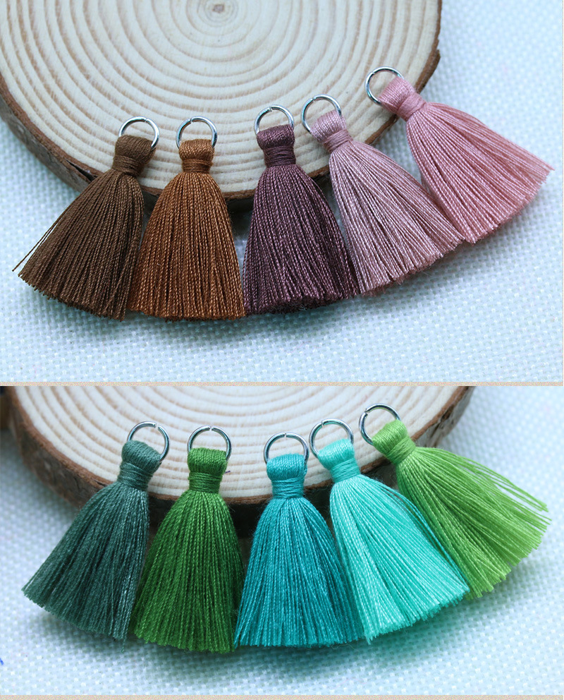 3.5cm Ethnic Style Solid Color Polyester Cotton Tassel Bag Pendant display picture 2