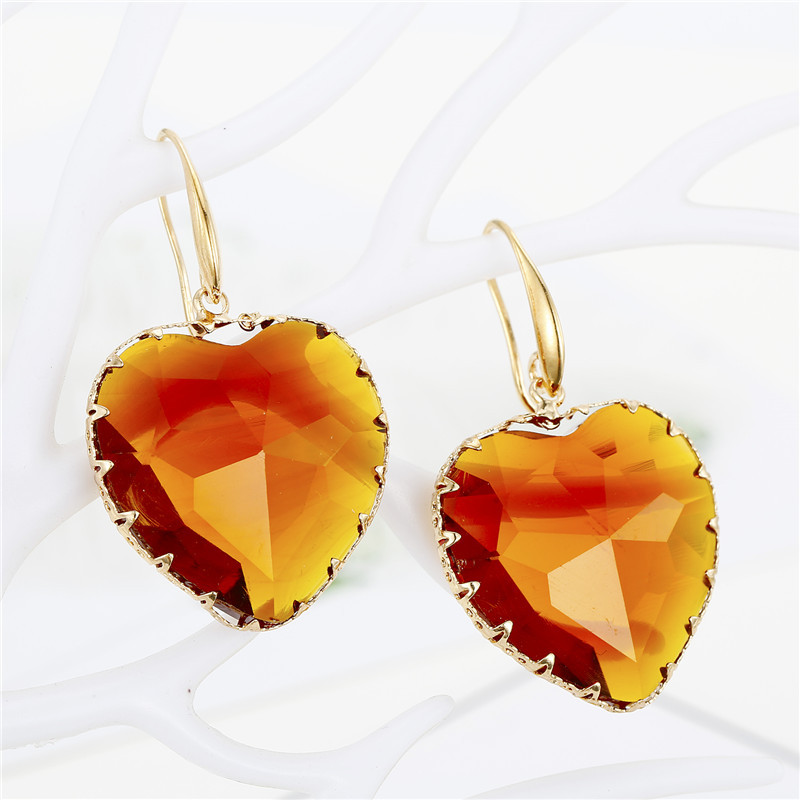 Love Crystal Earrings Temperament Multi-faceted Heart-shaped Beaded Glass Earrings display picture 1