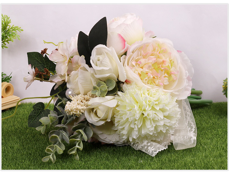 European and American creative wedding bouquets in outdoor style, realistic wedding bouquets for brides, wholesale of wedding supplies detail image 10