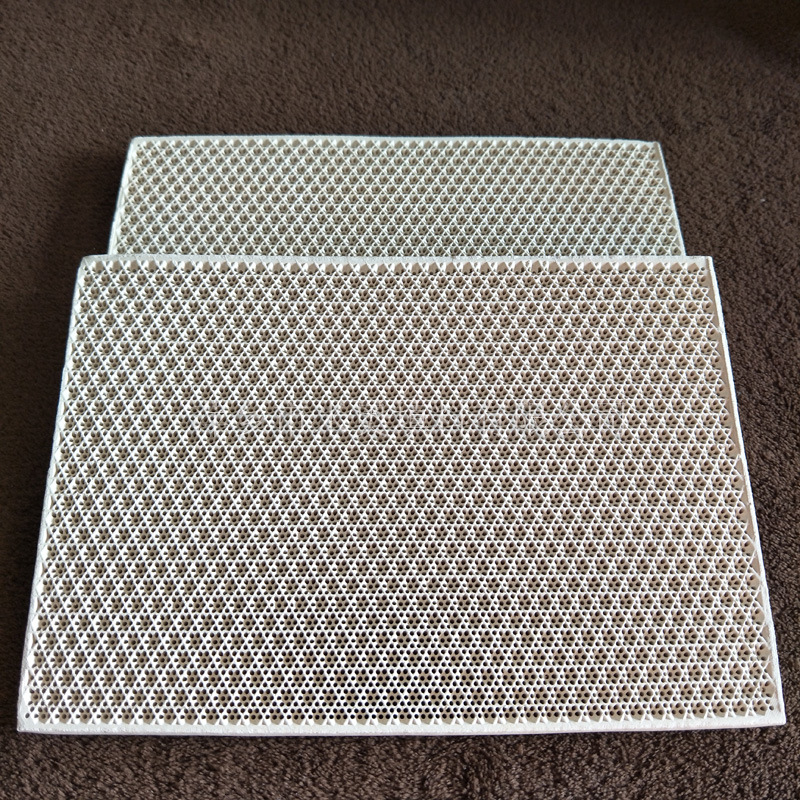 208*147*13mm凹梅花形红外线蜂窝陶瓷板　烧烤板 陶瓷发热盘