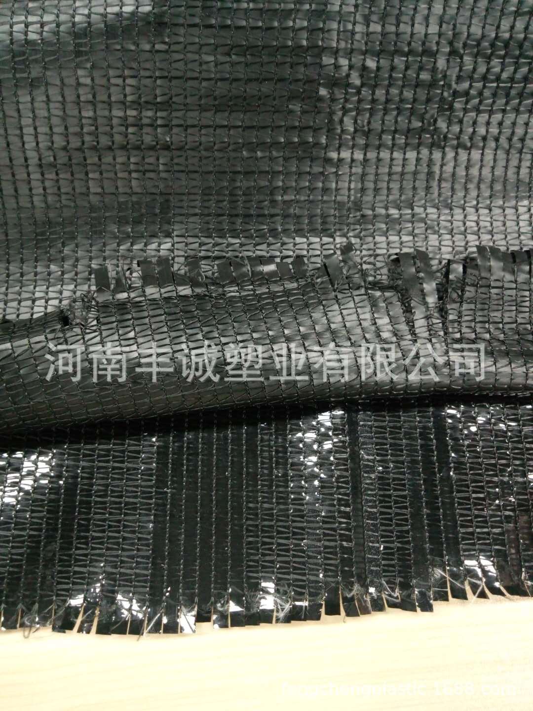 两层避光幕遮光率99%用于短日照植物花卉药材的种植大棚