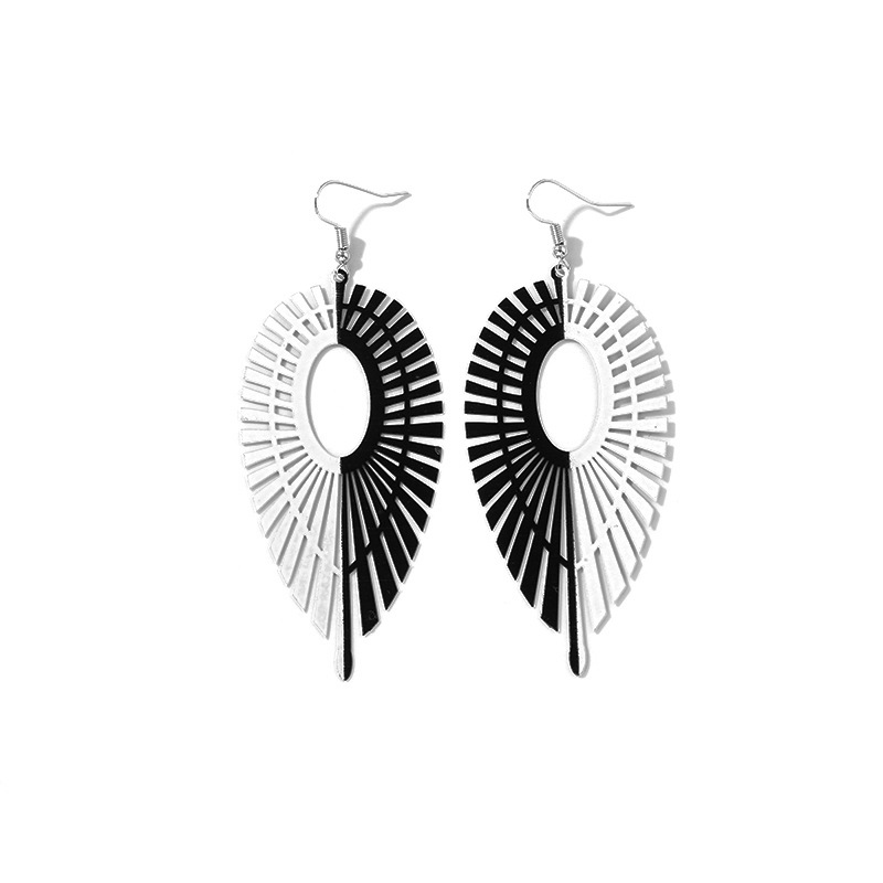 New Creative Leaf Earrings Personality Black And White Symmetrical Drop-shaped Earrings display picture 8