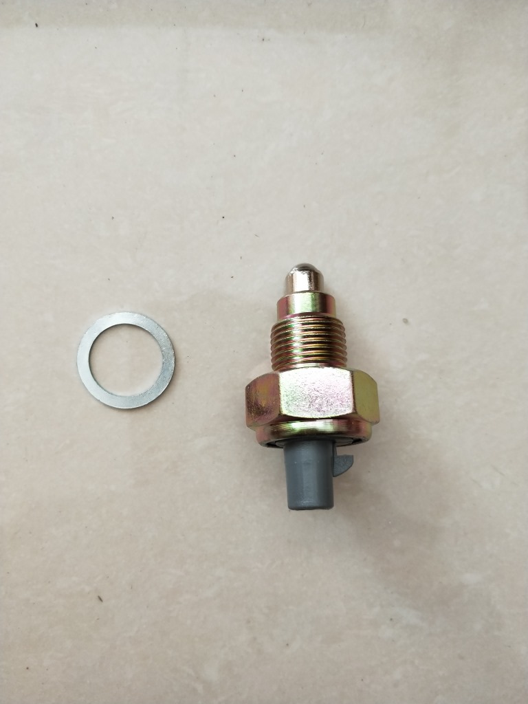 兰德酷路泽倒车开关 GRJ150倒车开关 84210-52050