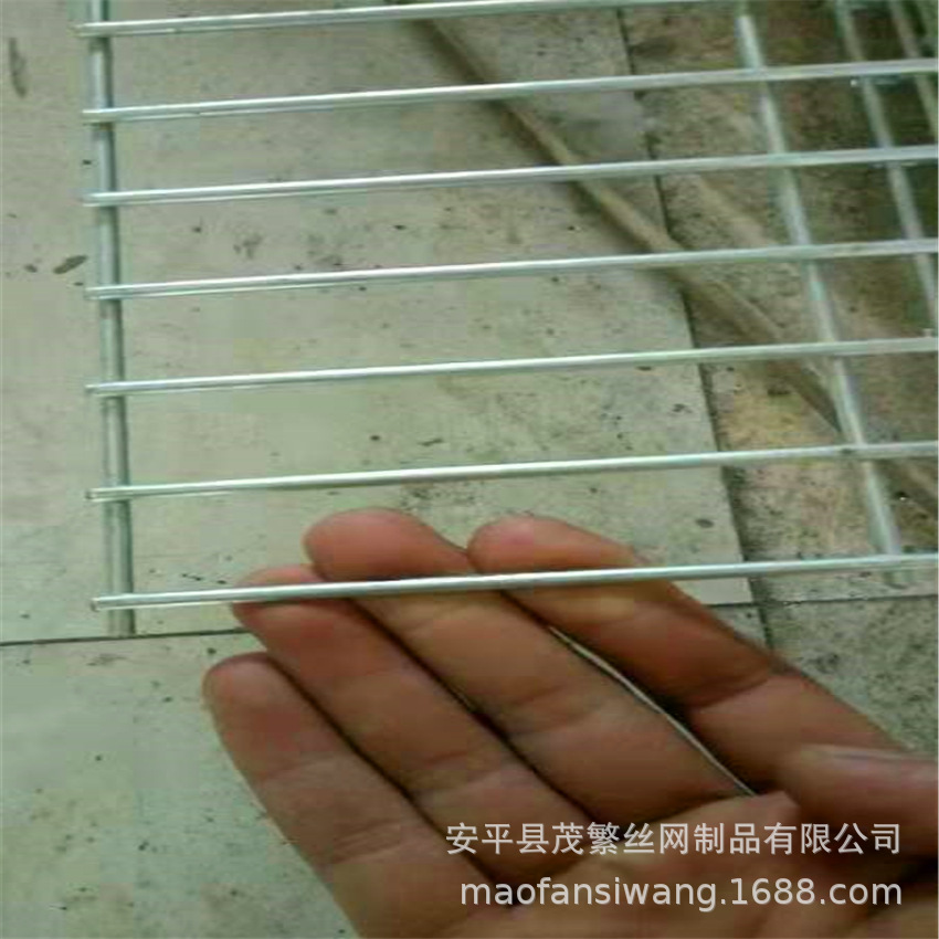 现货异形小孔热镀锌网片 建筑钢筋网 地暖网片 现货常规1*2米网片