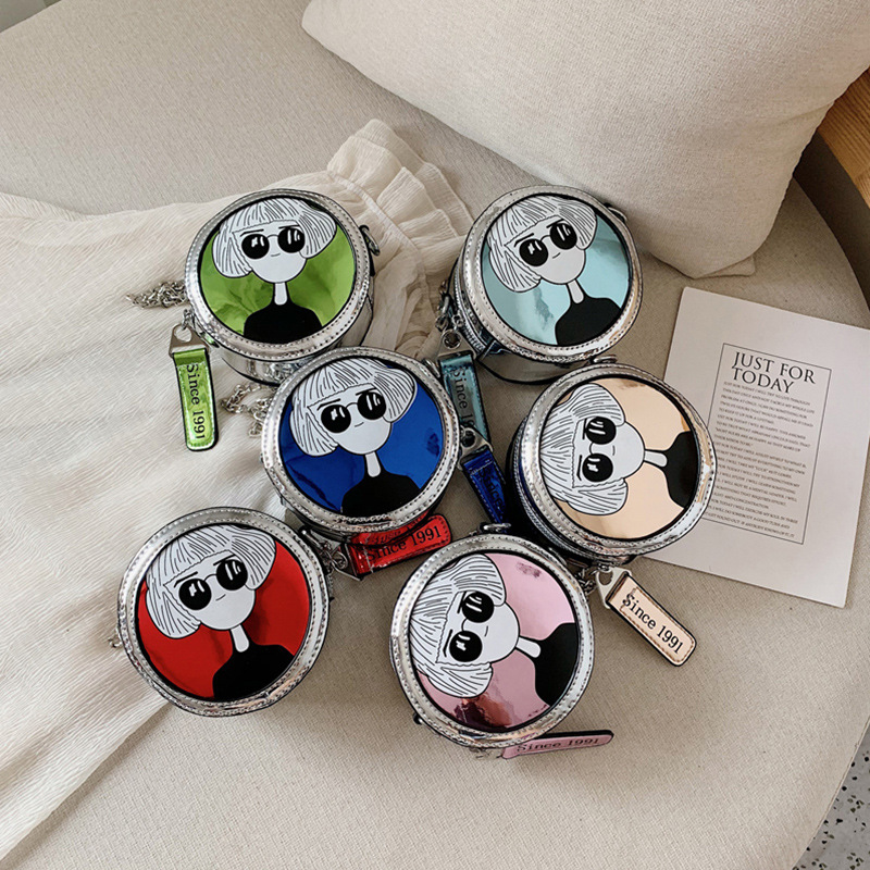 儿童包2019夏季新款漆皮亮面小圆包可爱娃娃公主链条包镭射斜挎包