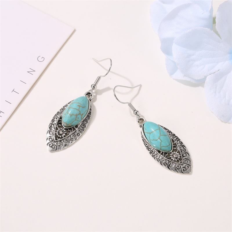 Exclusif Pour Croix-frontière Boucles D'oreilles Style Ethnique Sculpté Creux Boucles D'oreilles Vintage Turquoise Géométrique Boucles D'oreilles Populaire Accessoires En Gros display picture 6