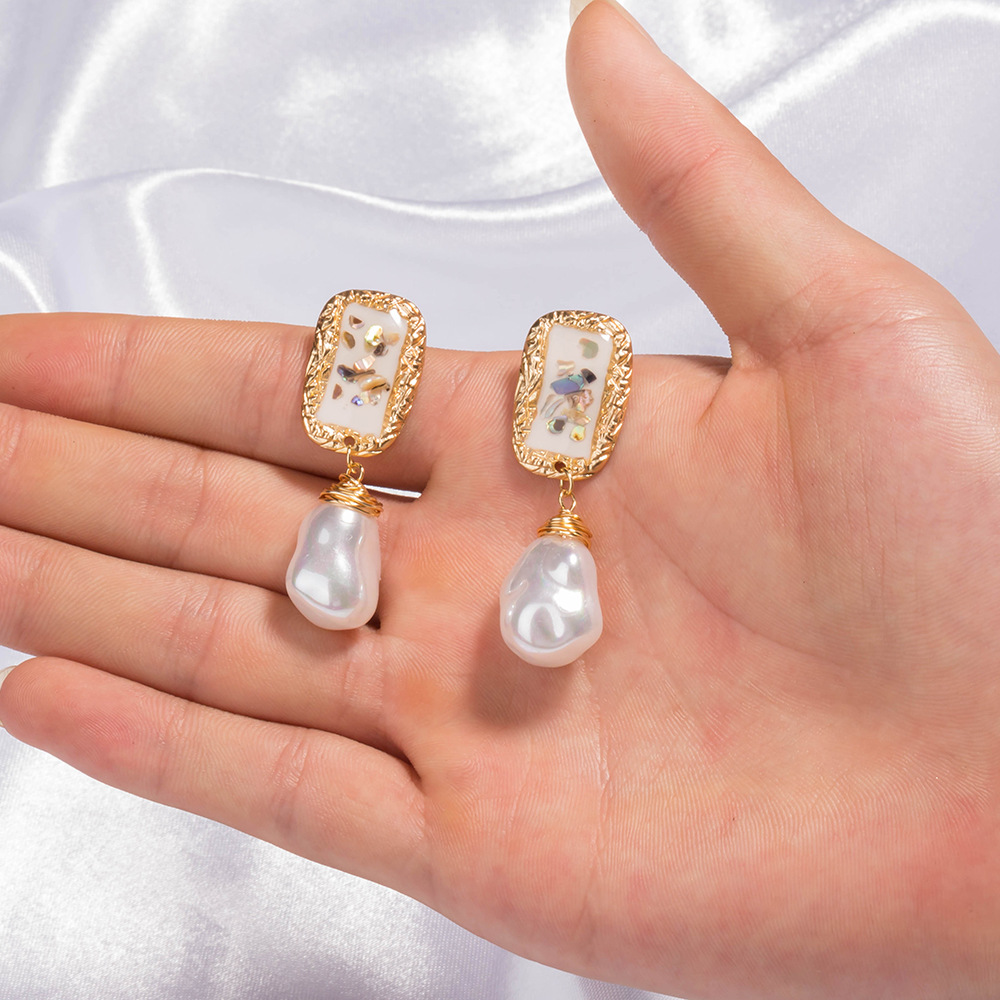 Europäische Und Amerikanische Mode Modeschmuck Weiße Tropf Ölfarbe Muschel Ohr Haken Hand Gewebte Reinweiße Perlen Ohrringe display picture 8
