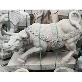嘉祥石雕犀牛图片 景区石头水牛加工 工厂开拓石黄牛价钱