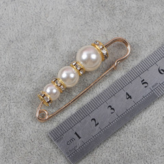 Light-protecting brooch pin, crystal and pearl small brooch, women's brooch, sweater decoration needle, collar pin, shoe buckle accessory