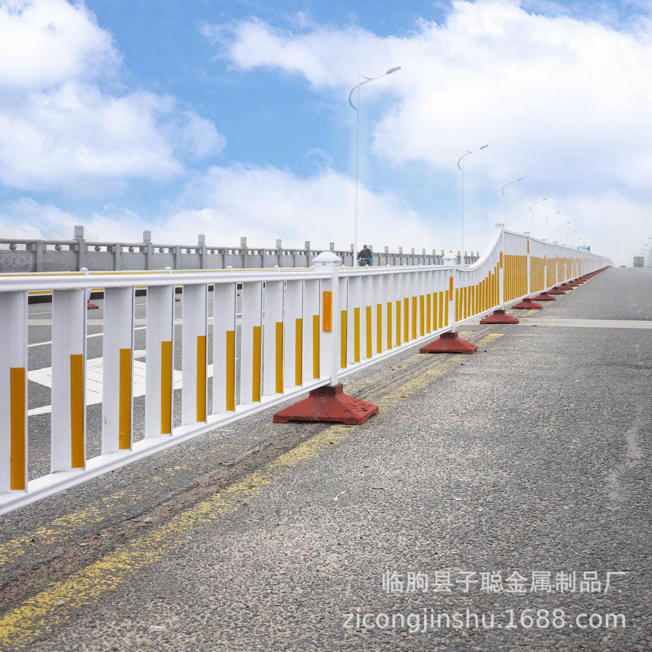 公路市政隔离栏杆锌钢护栏围栏交通设施防撞活动道路护栏防雨
