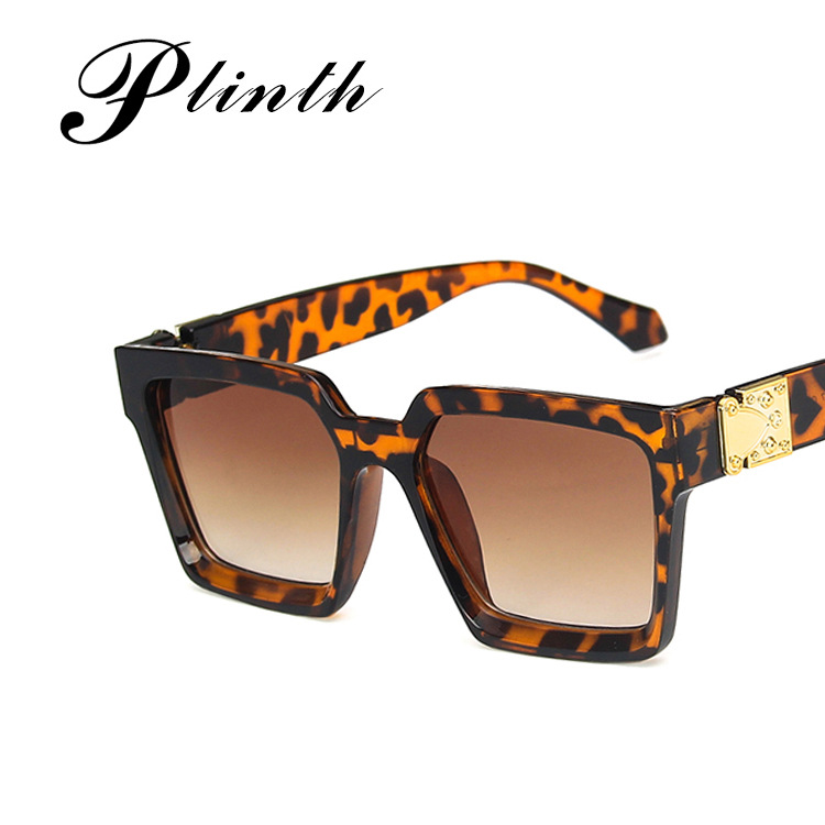 AliExpress European and American ins square sunglasses wide edge 2020 new fashion trend Internet celebrity 97048 sunglasses