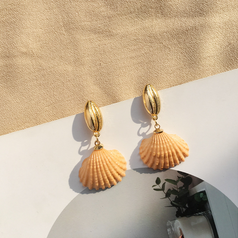 Fashion Bohemian Retro Shell Earrings display picture 10