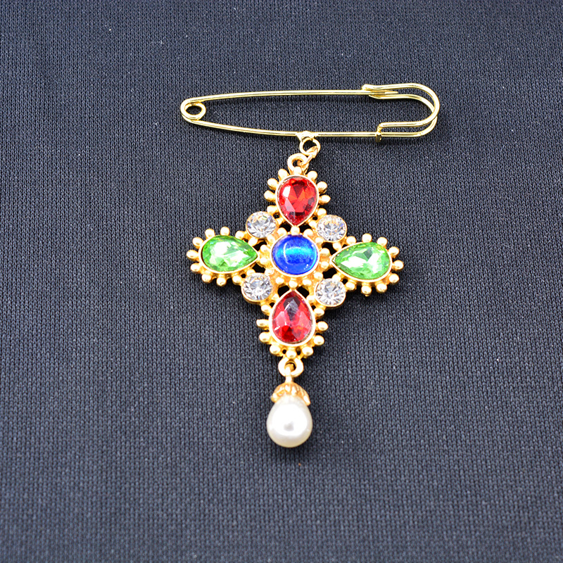 Retro Cross Crystal Brooch Anti-lighting Pin display picture 9