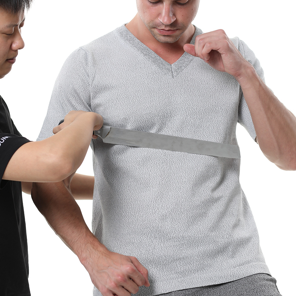 浅灰鸡心领短袖