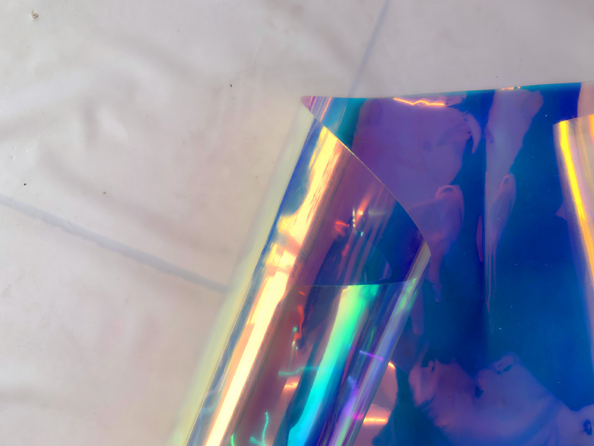 厂家批发0.4 PVC蓝光彩虹膜 蓝光幻彩膜 镭射膜 手袋 化妆