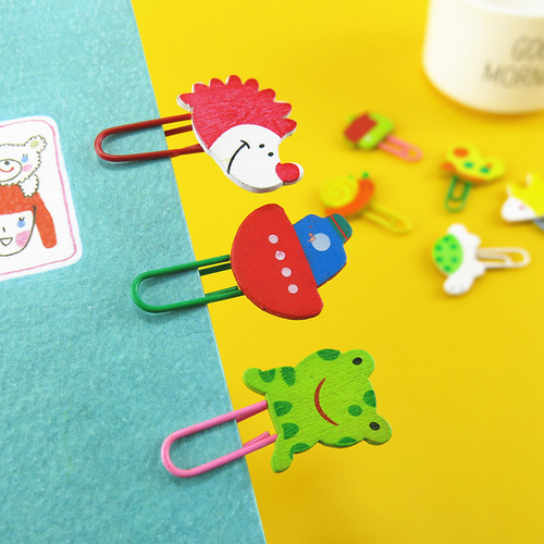 Wooden cartoon animal shaped colorful paper clips Japanese and Korean stationery children's cute paper clips fashionable paper clips