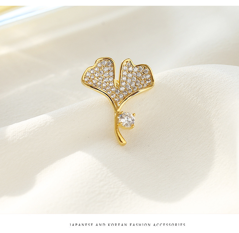 Fashion Ginkgo Leaf Anti-light Buckle Brooch Cute Accessories Corsage display picture 6