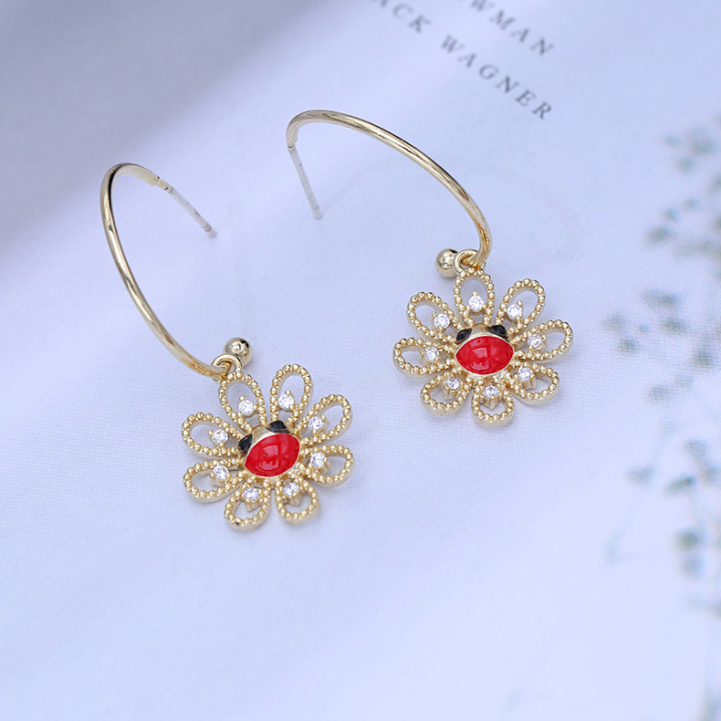 Fashionable Detachable Cute Smiley Sun Flower Earrings With Micro Diamonds Simple Bai Ear Ornaments display picture 3