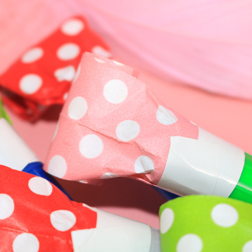 Candy-colored street stalls push scan code small gifts under 0.5 yuan small toys party children's day dragon whistle