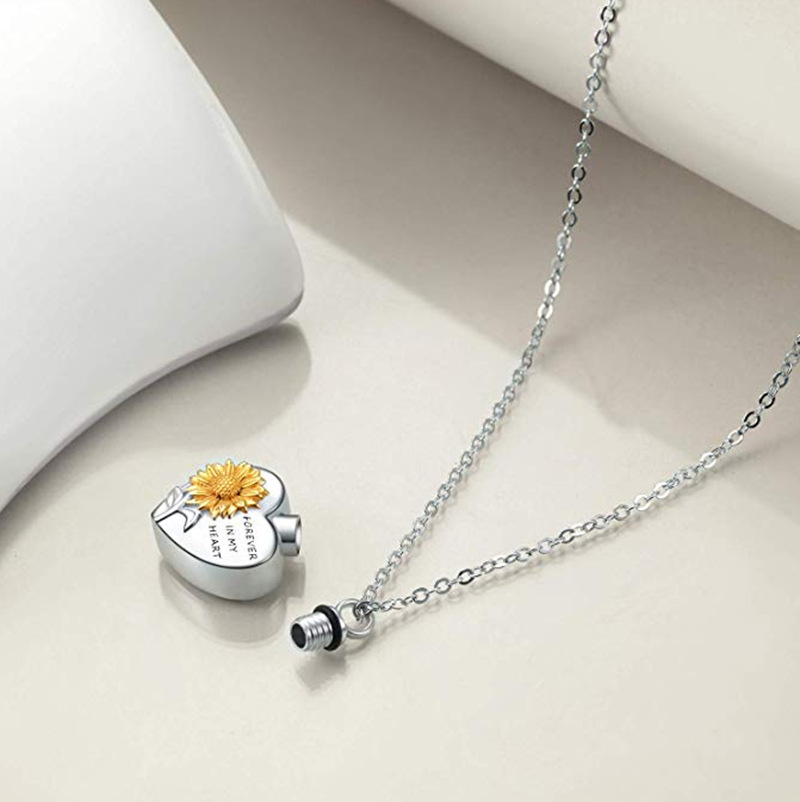 Korean version of fashionable and creative necklace, female personality small, fresh, sunny, sweet, exquisite peach_voghion.com