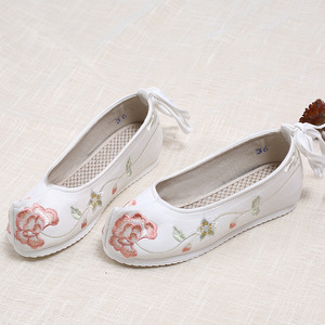 Embroidered hanfu shoes with increased height in the shoes of Han nationality princess fairy cosplay clothing shoes for women