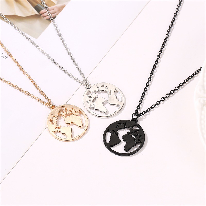 World Map Necklace Couple Pendant Fashion Simple Single Layer Necklace Clavicle Chain display picture 2