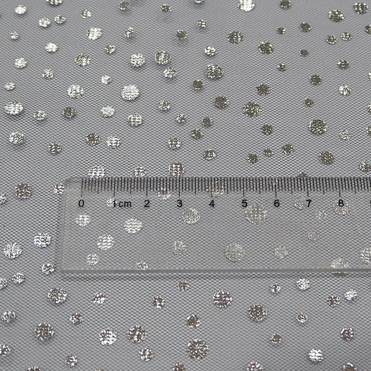 Fabricantes de suministro de plata punto estampado tela de malla hijab hilo vestido de boda tela de mujer