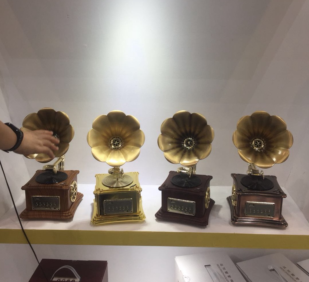 欧式迷你桌面留声机老式纯铜大喇叭美式复古客厅小型摆件蓝牙音箱|ms