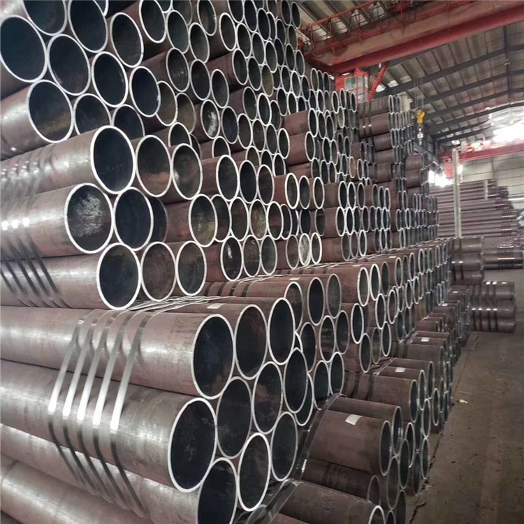 龙里销售35CrMo大口径厚壁无缝钢管/合金无缝管/机械加工制造钢管