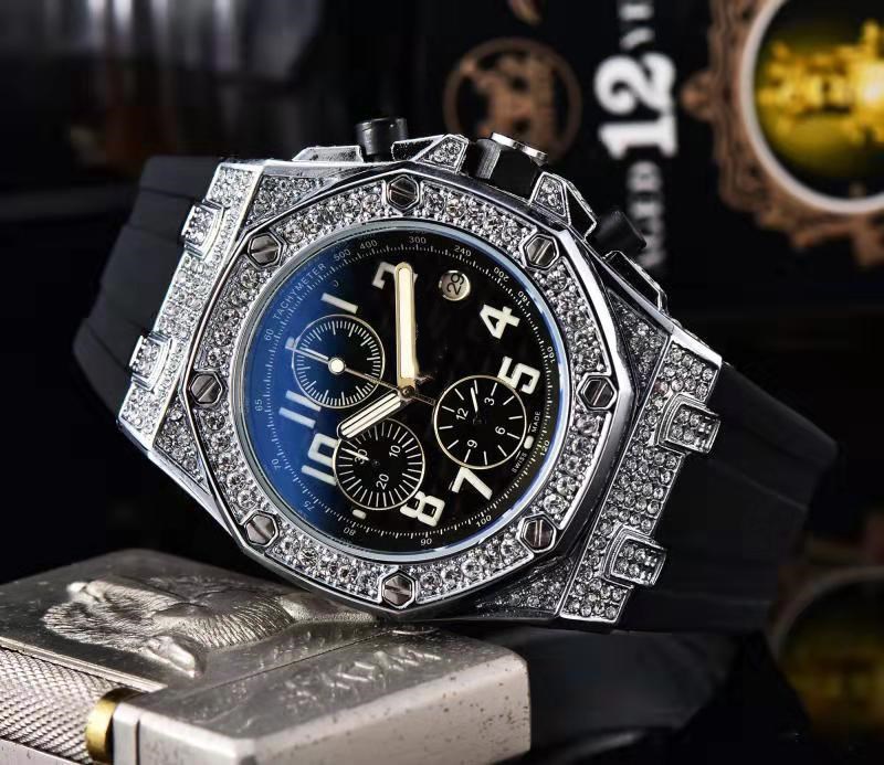 Fashionable Waterproof Men's Watch