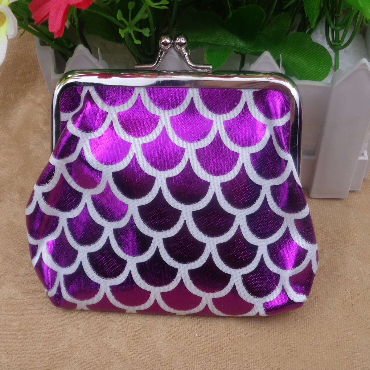 52g Weight Clasp Frame Closure Type Coin Purse Bags Type Casual, Daily Occasion PVC Material Fish Scales Pattern All Seasons Season Women's Gender Casual Style Shell Shape Women's Fish Scales PVC Clasp Frame Coin Purses 1