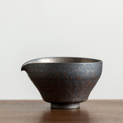 Handmade thin-body Japanese-style fair-trade cup with rust glaze, gold lacquer glaze large public cup, ceramic tea ceremony tea set