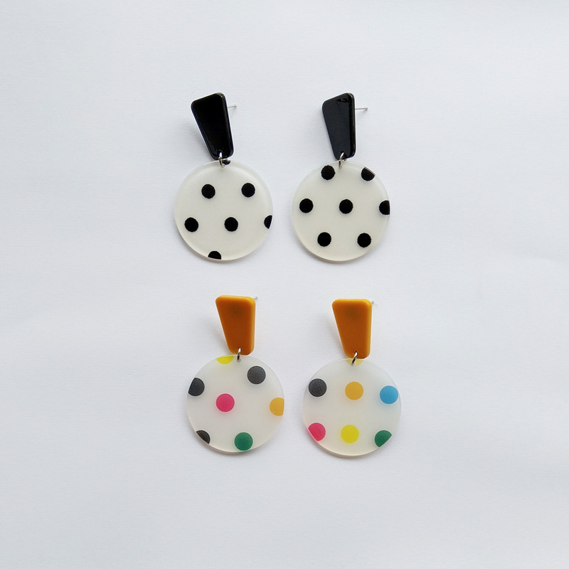 7g Weight No Inlaid Inlay Material Earrings Classification Housewarming, Anniversary, Business, Wedding, Travel, Birthday, Festival Occasion Arylic Material Geometric Pattern Women'S Gender Black&White Color Table Tennis Racket Round Spotted Pattern Earrings 5