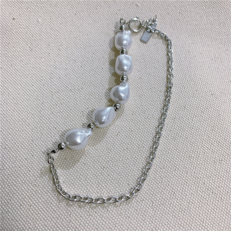 Shaped Baroque Pearl Chain Stitching Necklace Fashion Necklace Wholesale display picture 6